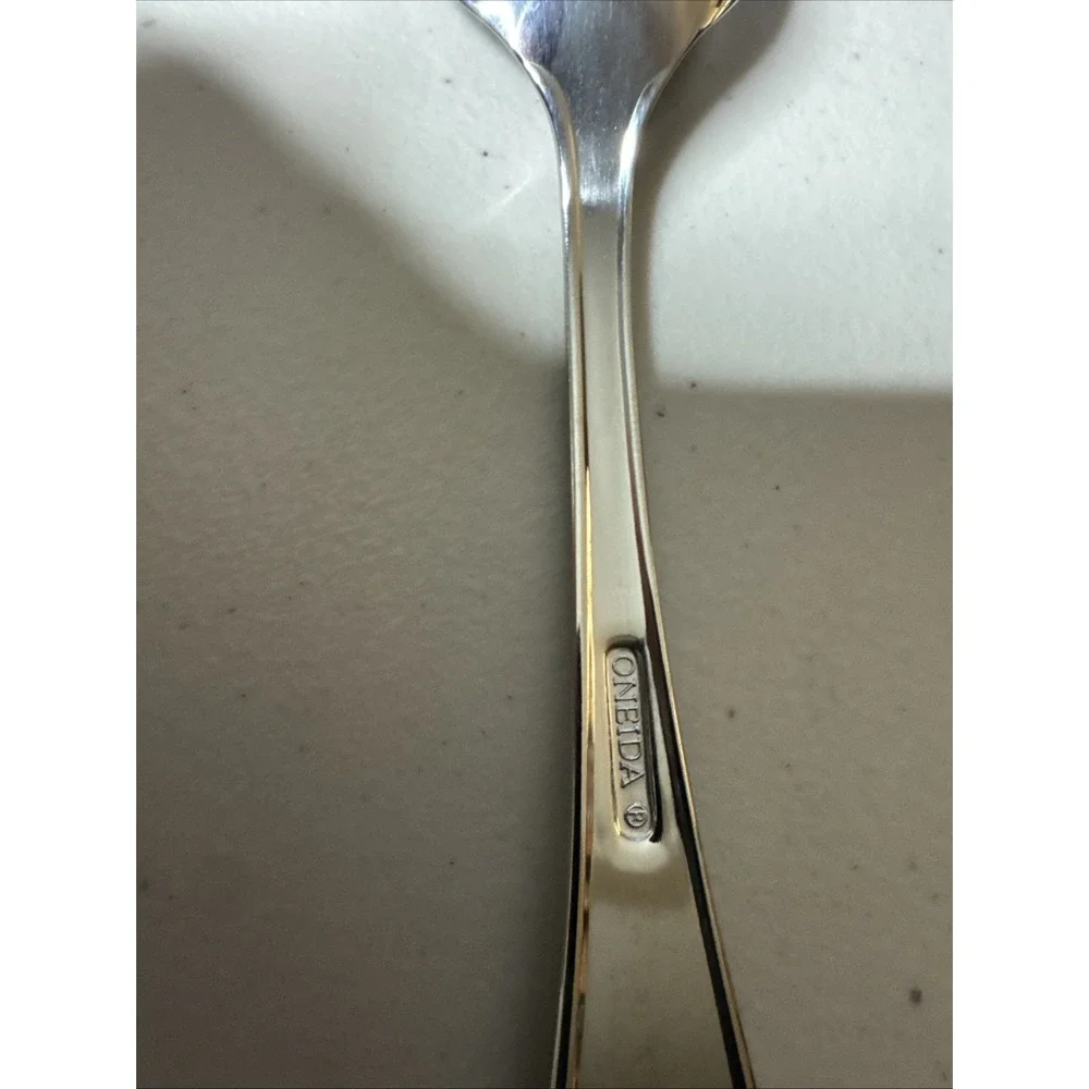 Oneida astair stainless